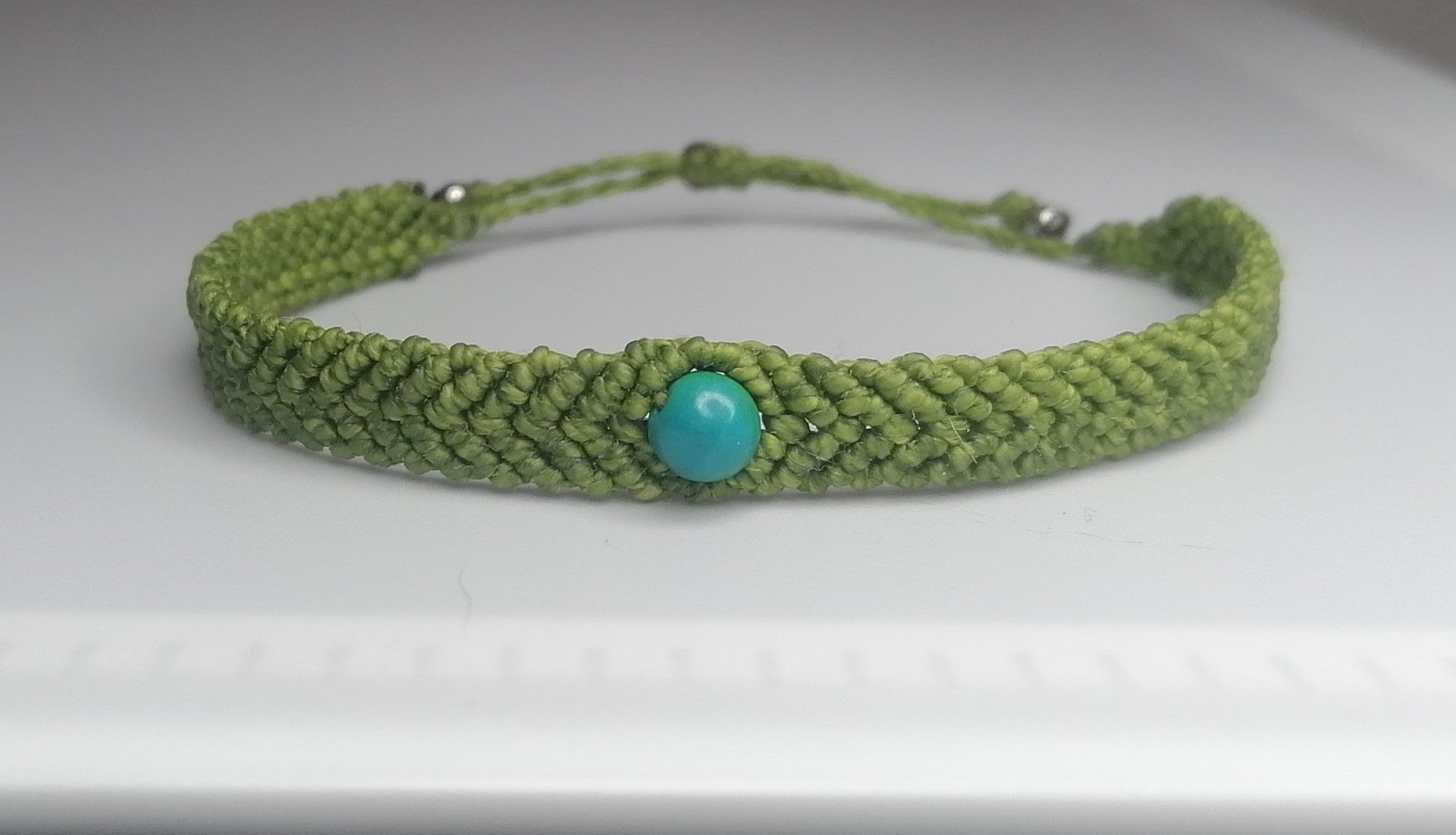 Bracelet macramé simple avec perles personnalisables