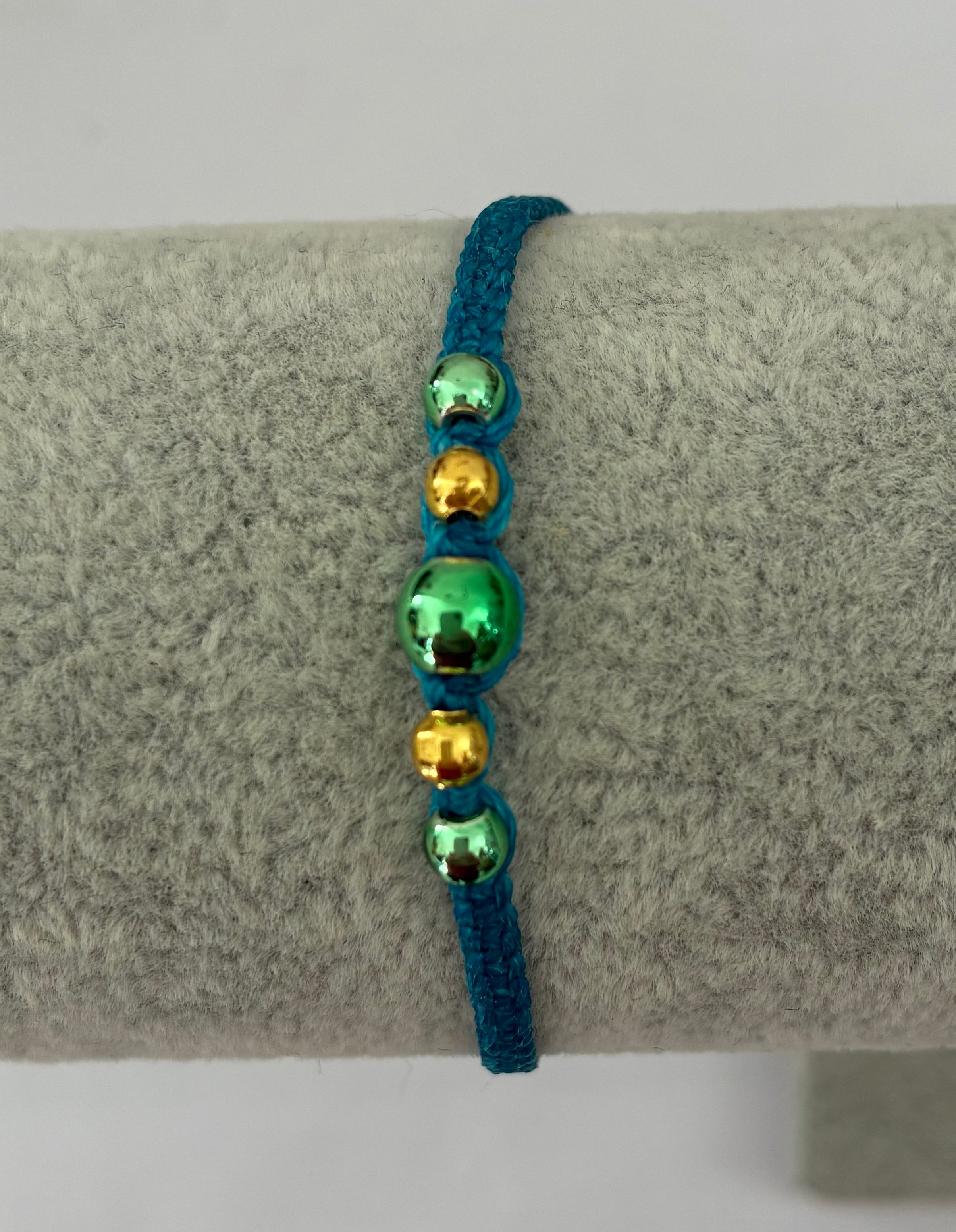 Bracelet macramé simple avec perles personnalisables