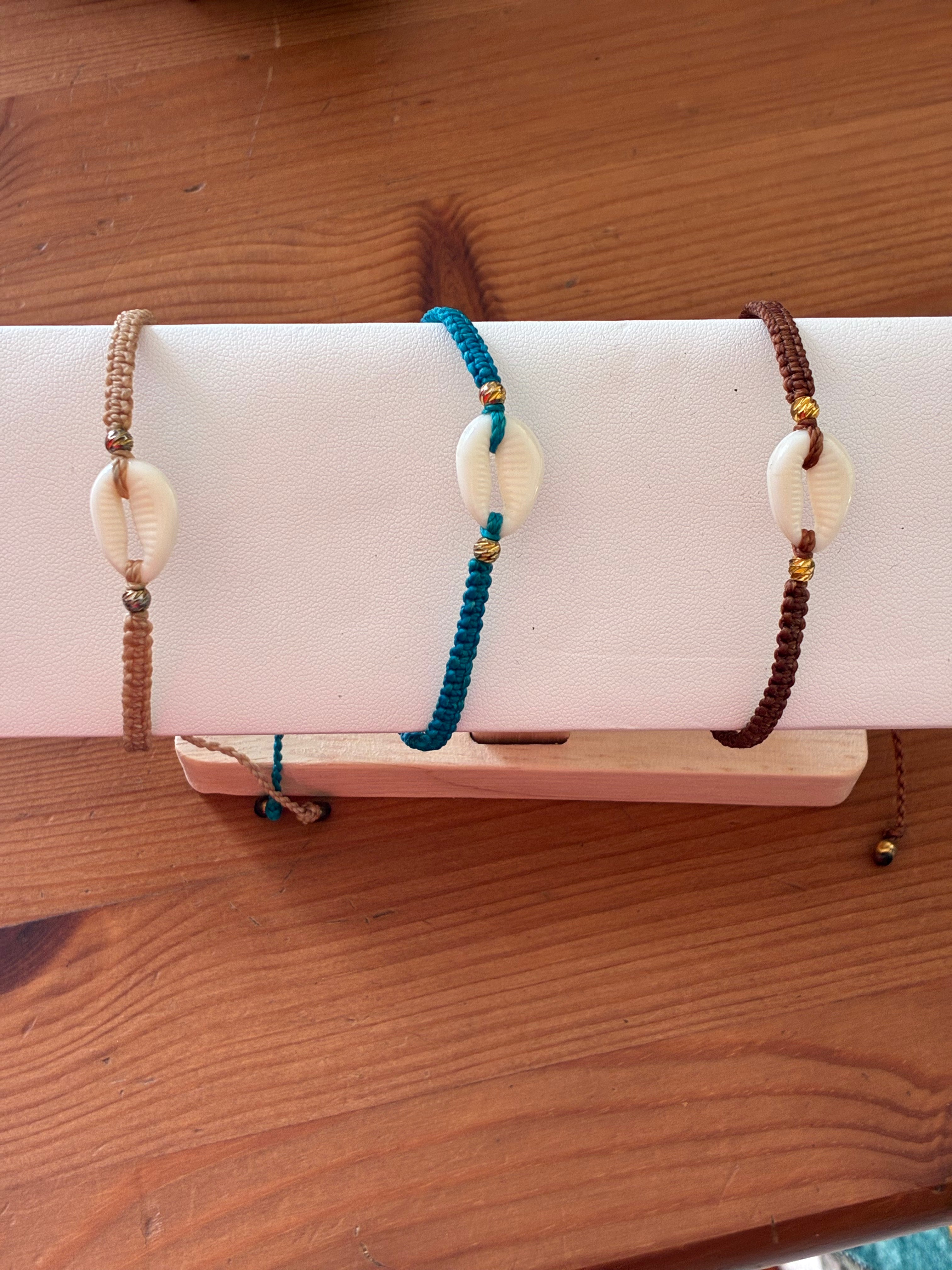Bracelets macramé coquillages personnalisables